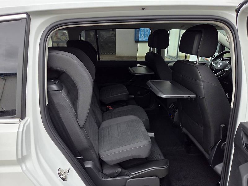 Volkswagen Touran (2026) 1.5 TSI DSG 7míst - fotka 34 z 48