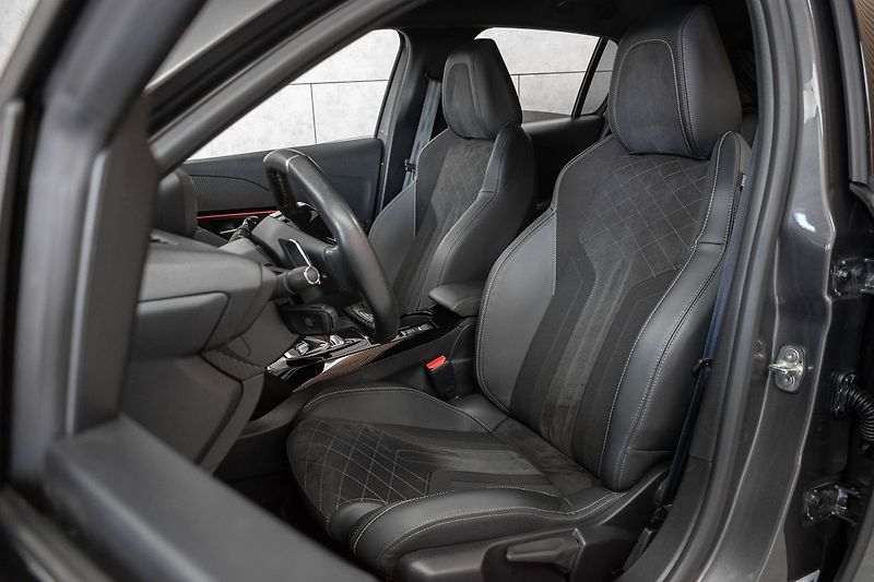 Peugeot 208 1.2 GT PACK 100 S&S EAT8*ČR* - fotka 10 z 42