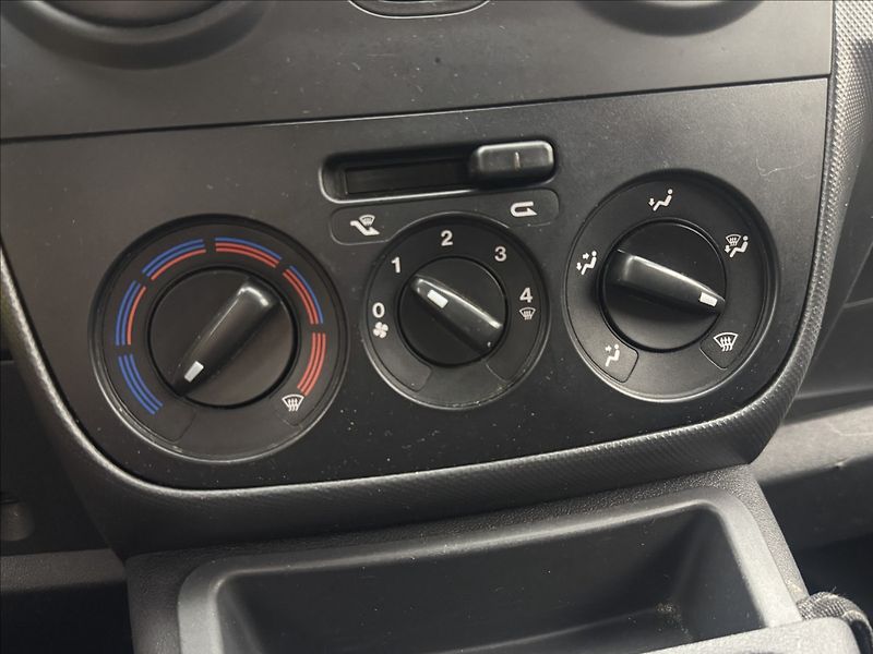 Citroën Nemo 1,4 i 54kW DPH MANUÁL ČR - fotka 14 z 22