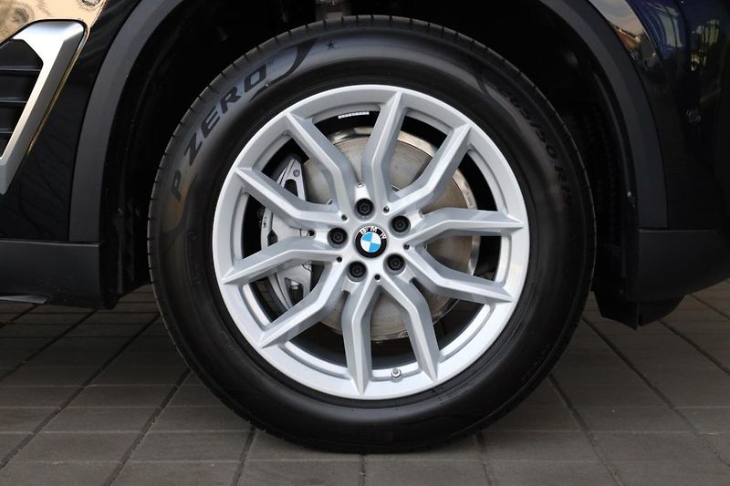 BMW X5 xDrive30d - fotka 7 z 18
