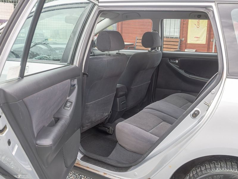 Toyota Corolla (2003) ČR 1.6i 16V 81KW – 2x PNEU - fotka 27 z 36