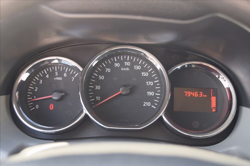 Dacia Duster 1,6 I 77KW NÍZKÉ KM 2XKOLA TOP - fotka 31 z 44