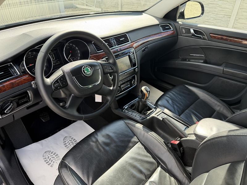 Škoda Superb 2.0TDi 170PS 6R 4x4 0% KOROZE! - fotka 102 z 157