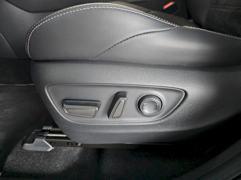 Toyota RAV4 (2025) 2.5HEV 222k 4X4 GR SPORT - fotka 25 z 32