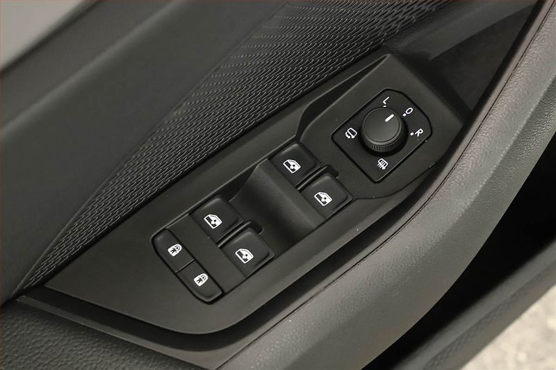 Škoda Octavia (2025) 1.5 eTSI mHEV, SPORTLINE - fotka 10 z 15