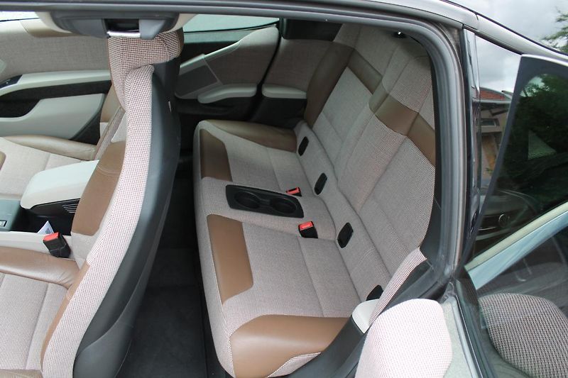 BMW i3 (2017) s 135kW Harman Kardon - fotka 27 z 36