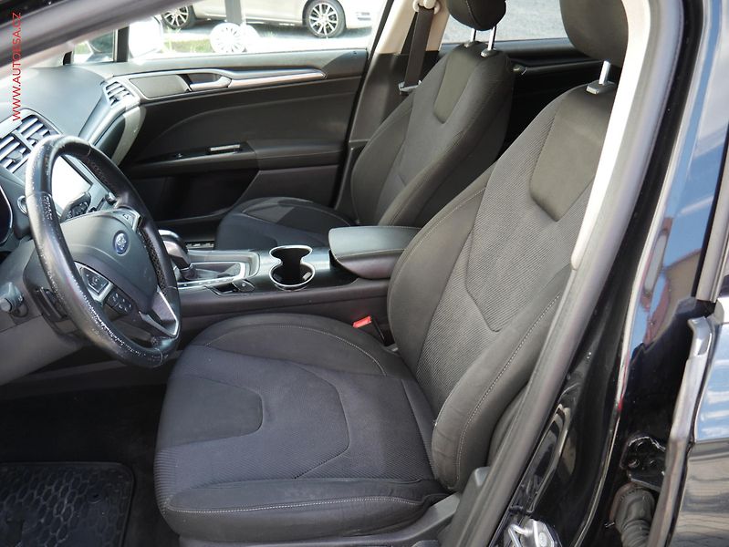 Ford Mondeo (2015) 2.0 TDCi, Titanium, AT, navi - fotka 9 z 17
