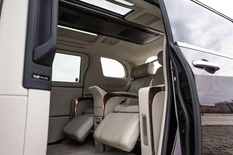 Lexus LM 350h  350H 2,5 HEV Luxury VIP Amonit - fotka 14 z 39