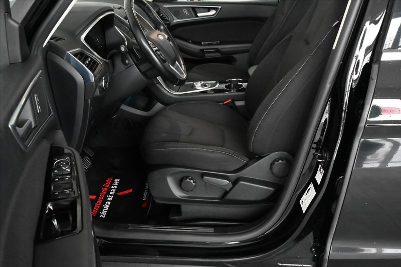 Ford S-MAX 2,0 EcoBlue 110 kW AT8 Titaniu - fotka 9 z 32
