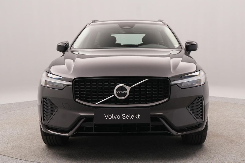 Volvo XC60 B5 AWD PLUS DARK CZ 1.maj - fotka 16 z 50