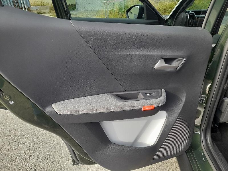 Citroën C3 Aircross (2026) PLUS TURBO 100K MAN. 7MÍST - fotka 25 z 40