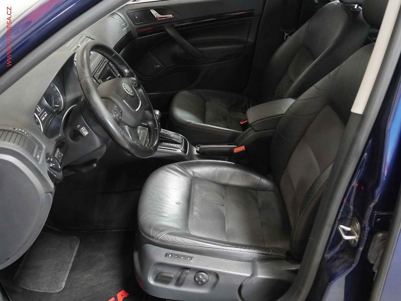 Škoda Octavia (2011) 2.0TDI, ČR, DSG - fotka 9 z 23