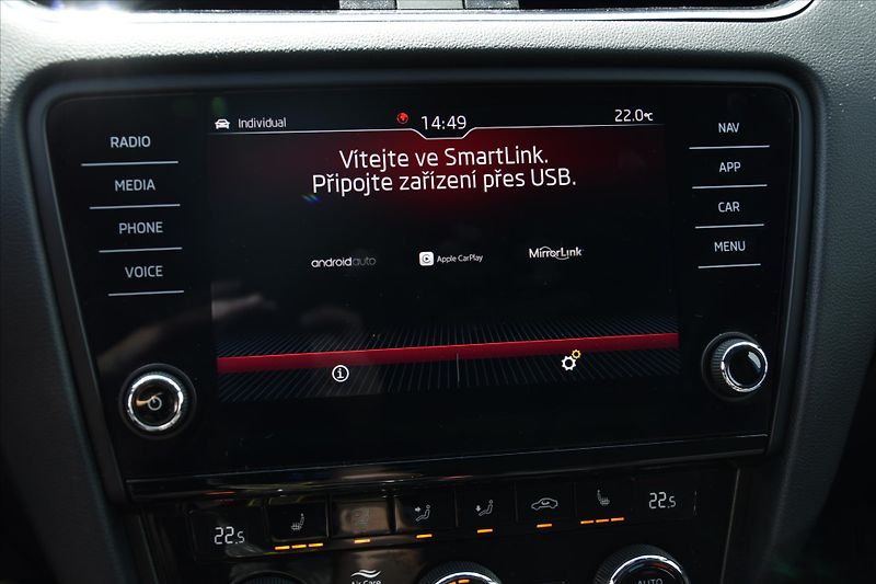 Škoda Octavia RS 2.0TSI 180kW NAVI ACC - fotka 22 z 27