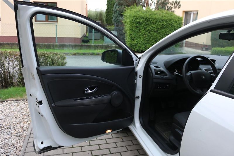Renault Fluence 1,6 ČR, LPG, nové STK - fotka 8 z 28