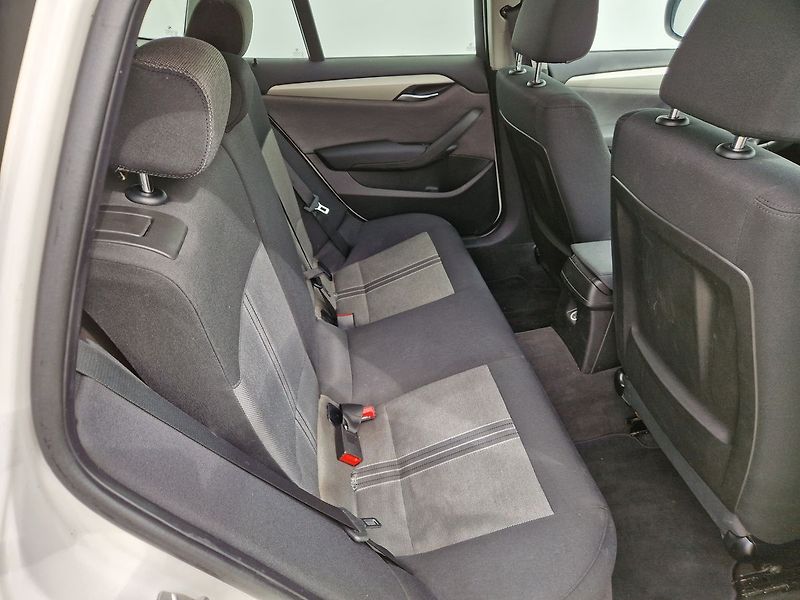 BMW X1 2.0i, 110kW, sDrive - fotka 26 z 32