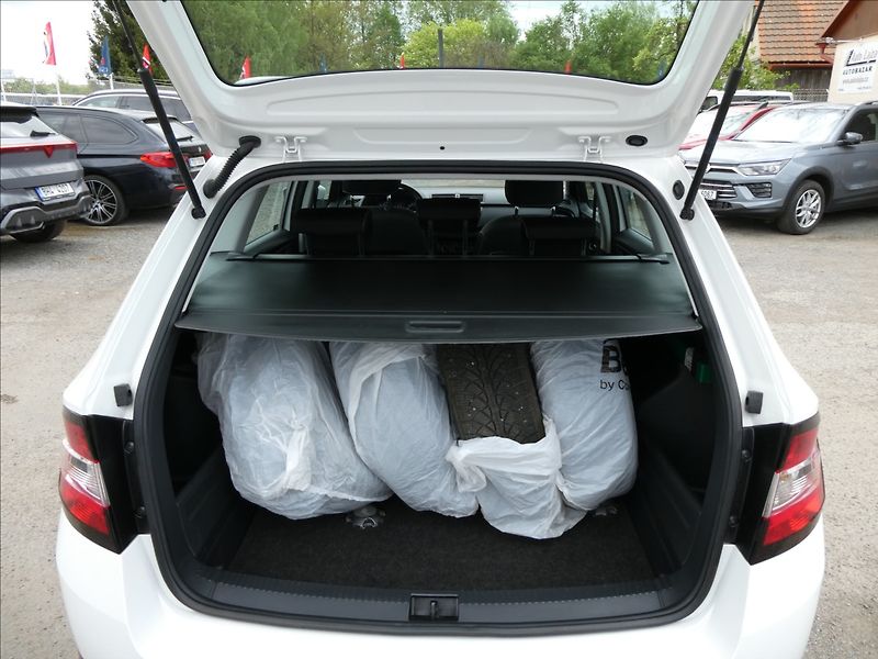 Škoda Fabia 1,0 TSi 81kW 2xkola,DPH,servis - fotka 18 z 43