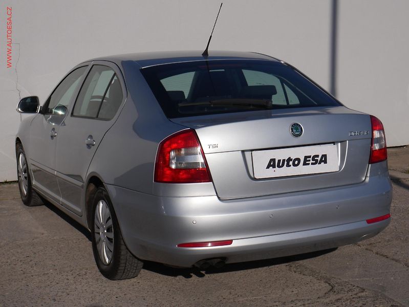 Škoda Octavia (2010) 1.4 TSI, Ambiente - fotka 4 z 16