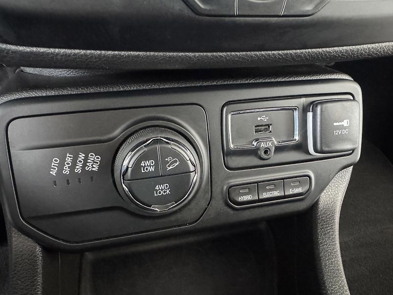 Jeep Renegade 1,3T 4xe*AWD*Distronic*Kamera - fotka 22 z 34