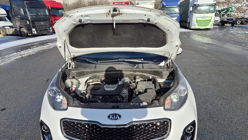 Kia Sportage 1,6 i 130 kW - fotka 9 z 19