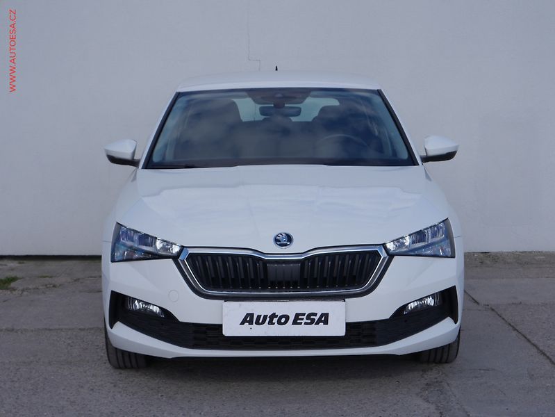 Škoda Scala (2022) 1.0 TSi, ČR, Ambition, DSG - fotka 2 z 16