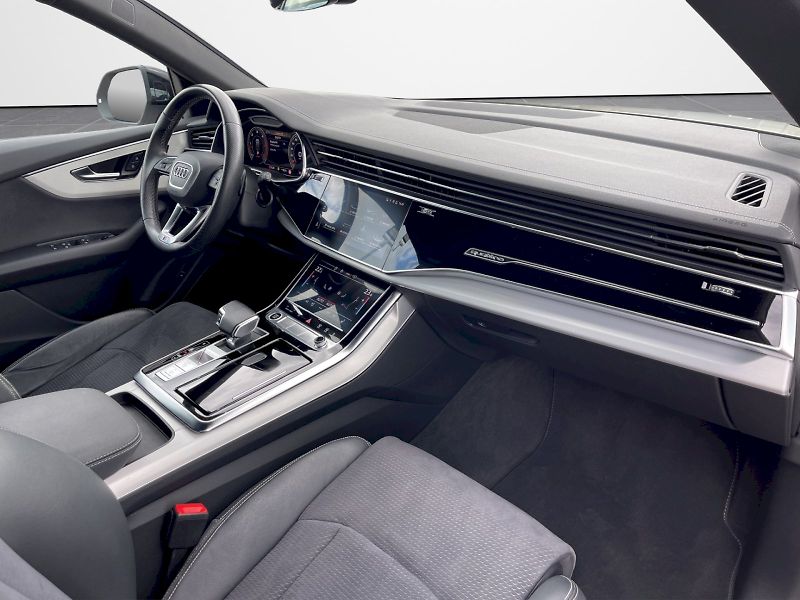 Audi Q8 (2023) 50 TDI 210 kW Quattro S-Line T - fotka 21 z 35