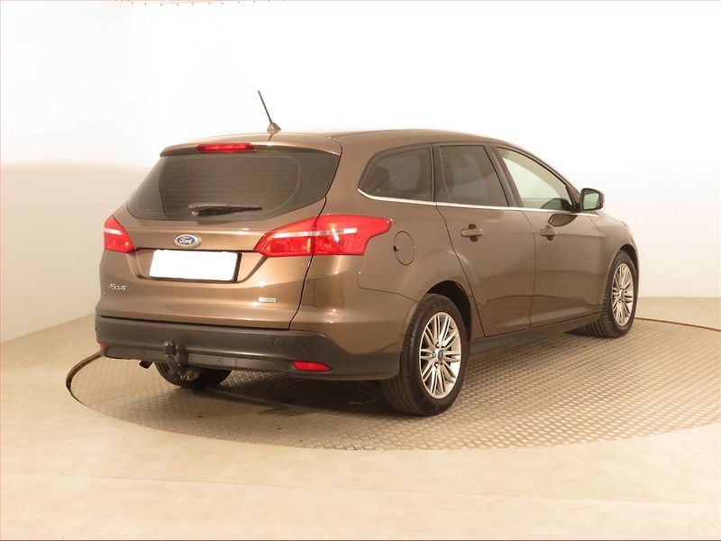 Ford Focus (2017) 1.0 EcoBoost, Tempomat - fotka 5 z 15