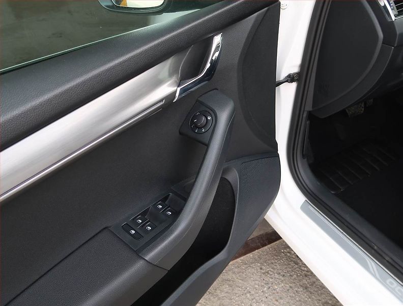 Škoda Octavia (2018) Style 1.5 TSI, Automat, Navi - fotka 18 z 21