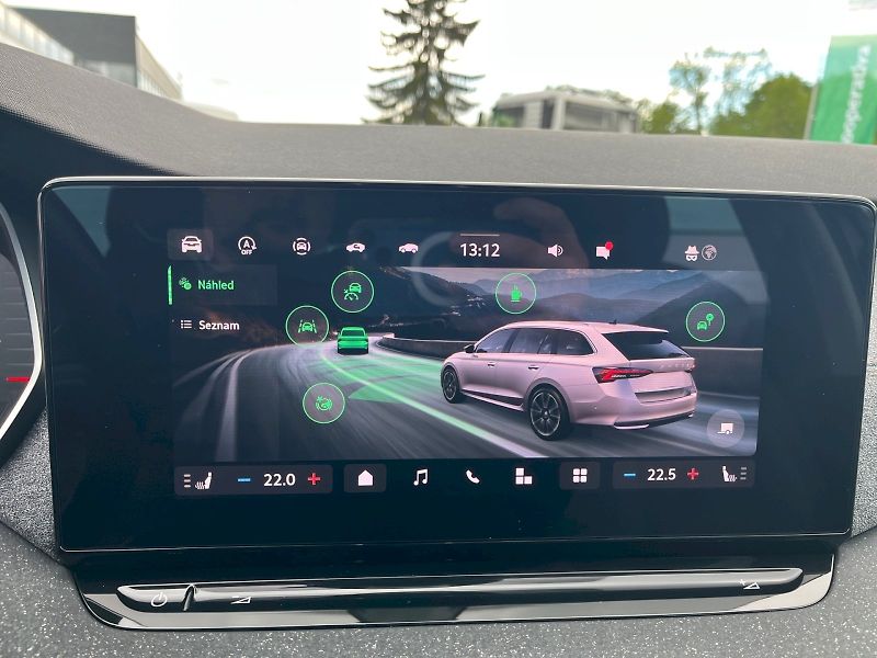 Škoda Octavia (2025) TOP SELECTION 1,5 TSI M-HEV 11 - fotka 18 z 28