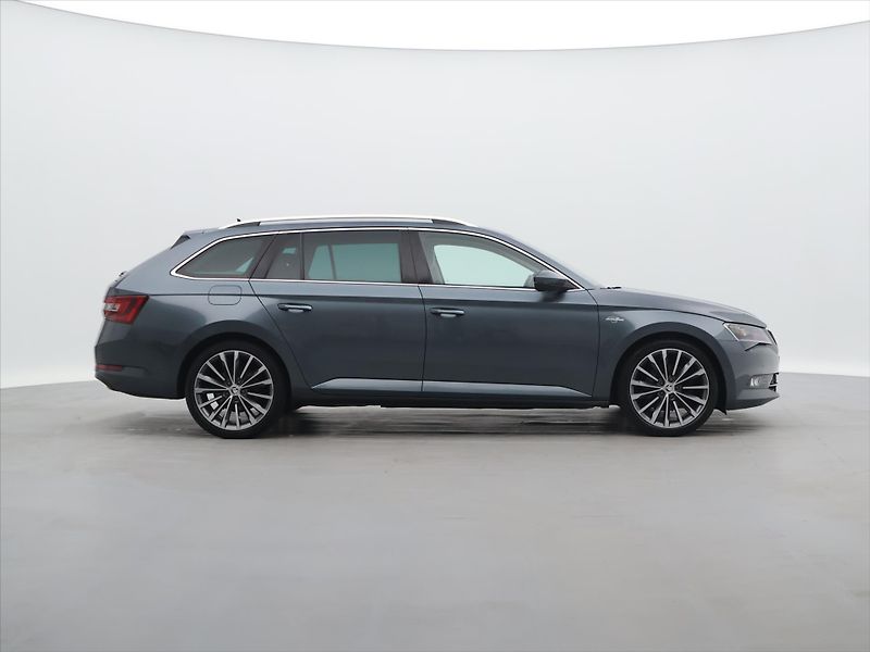 Škoda Superb 2,0 TDI 110kW 4x4 CZ L&K - fotka 8 z 36