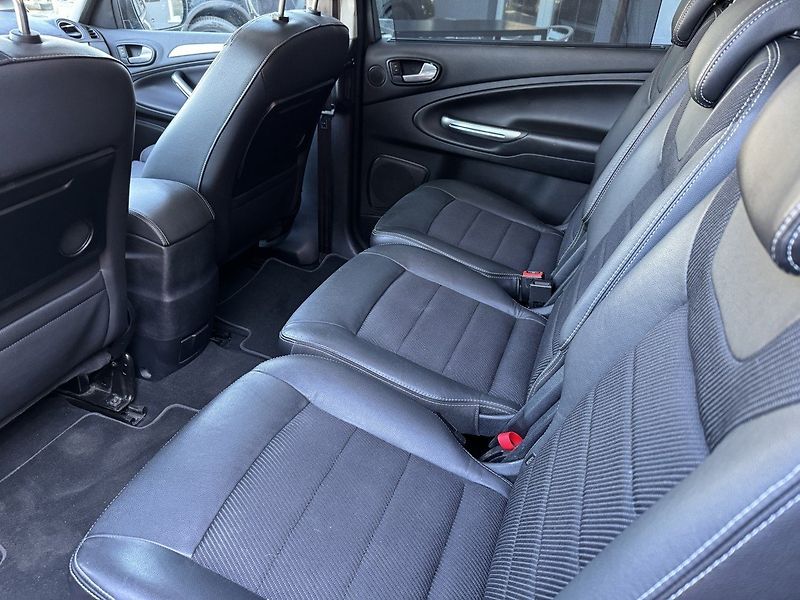 Ford Galaxy (2013) 2.0TDCi Xenony Navi Pano - fotka 23 z 50