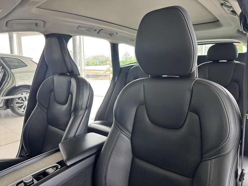Volvo XC60 T6 AWD*Recharge*Odvětr.Sedadla - fotka 13 z 35