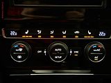 Volkswagen Golf (2013) 1.4TSi, LED, AC - náhled 18