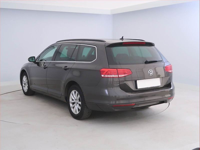 Volkswagen Passat (2015) Comfortline 1.6 TDI, Navi - fotka 4 z 16