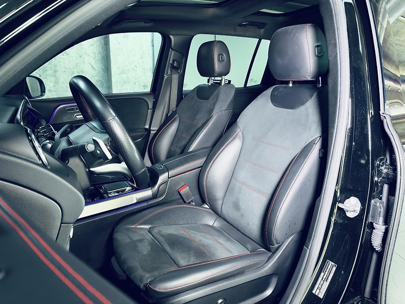 Mercedes-Benz GLB (2020) 220d 4M AMG PANO HUD TAŽNÉ - fotka 15 z 34