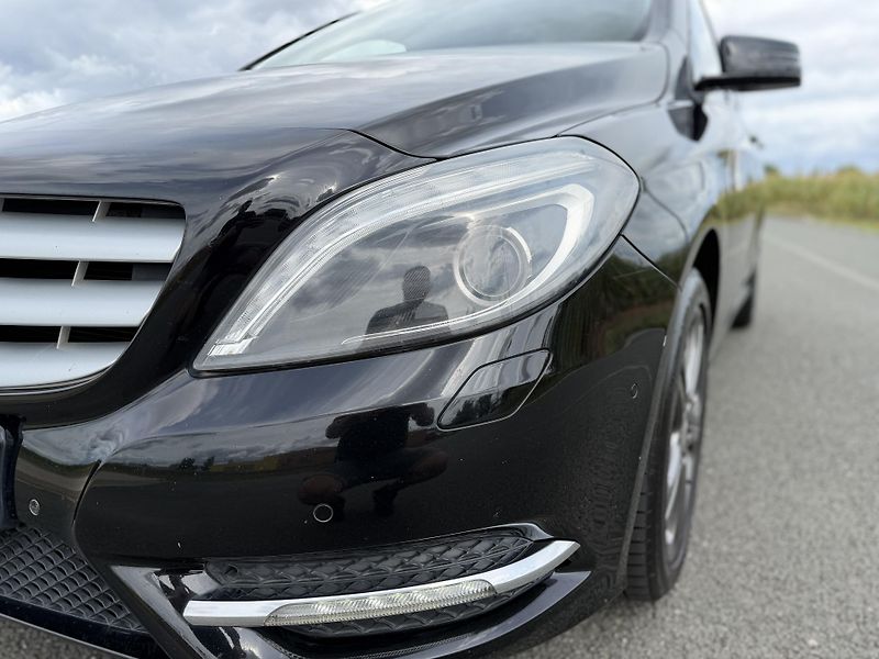 Mercedes-Benz Třídy B 200 CDI NAVI XENONY 2X KOLA - fotka 9 z 36