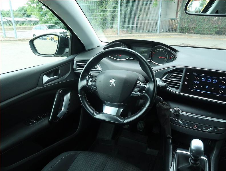 Peugeot 308 (2019) 1.2 PureTech, Serv.kniha, Navi - fotka 7 z 21