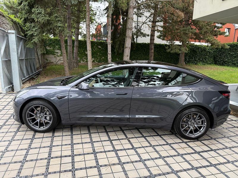 Tesla Model 3 REZERVACE - fotka 3 z 41