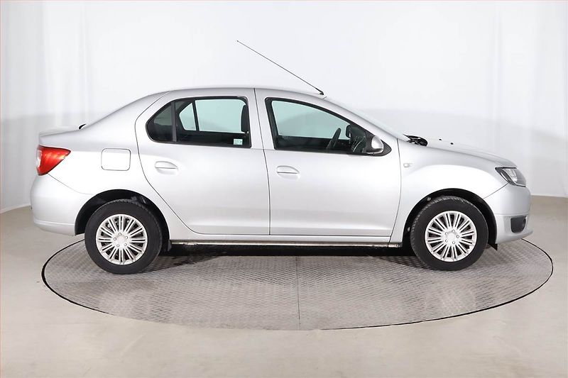 Dacia Logan (2016) 1.2 16V, Park. senzory - fotka 6 z 16