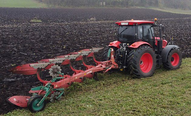 Traktor Zetor Řady 6 dokazuje, že i čtyřválcový traktor může nabídnout výkon, komfort a pracovní nasazení. Foto Se svolením Zetor Tractors, zdroj: Se svolením Zetor Tractors