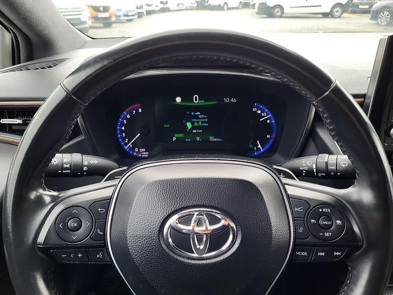 Toyota Corolla 2.0 Hybrid e-CVT 112kW Trek - fotka 10 z 46