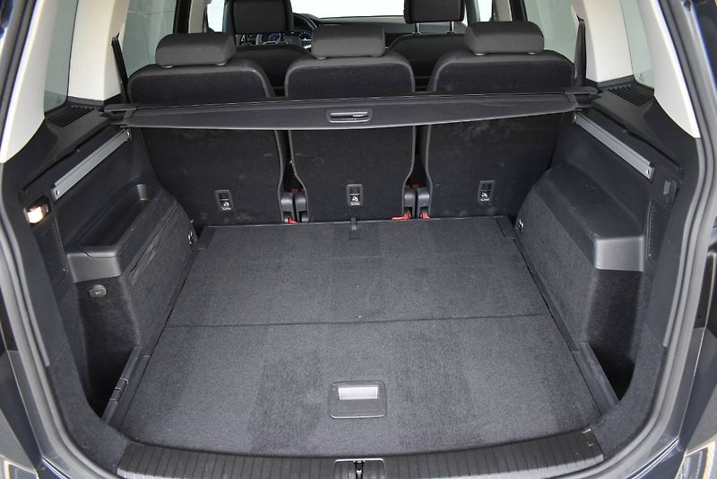 Volkswagen Touran (2023) 1.5TSI 110kW,LED,Manuál - fotka 12 z 22
