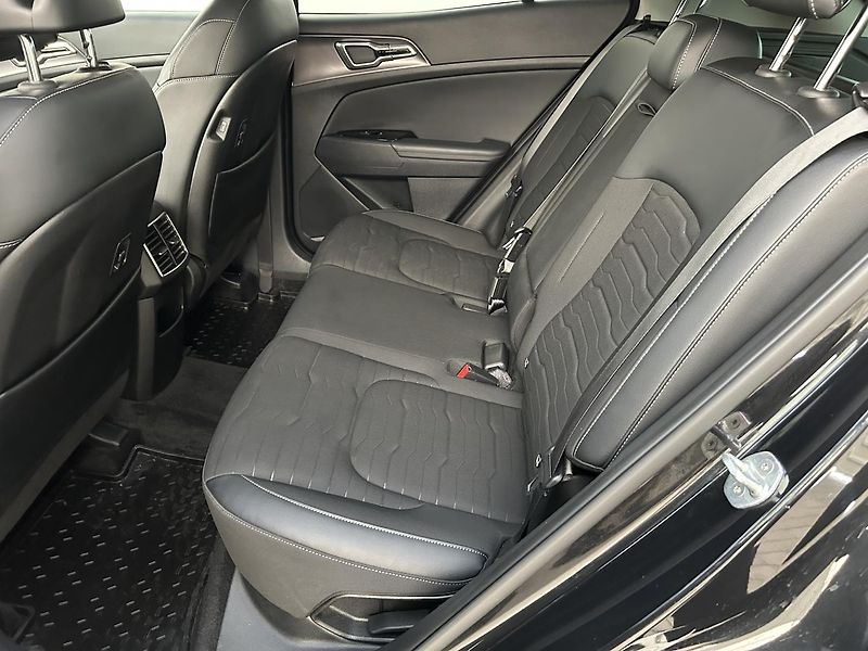Kia Sportage 1.6 T-GDi GPF MHEV 4x4 TOP - fotka 8 z 27