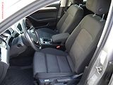 Volkswagen Passat (2017) 2.0 TDi, 1.maj, Comfortline - náhled 9