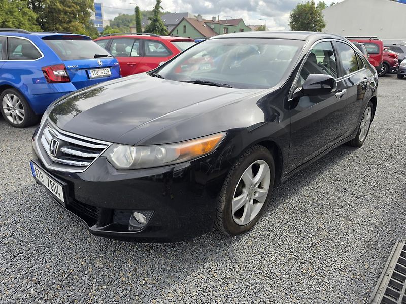 Honda Accord 2.2D - fotka 2 z 21