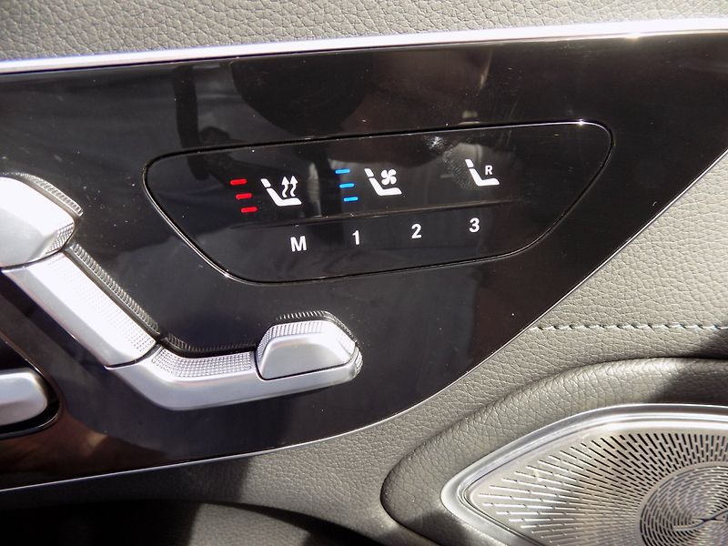 Mercedes-Benz EQS (2022) 580/AMG-Line/4-Matic/Full-LED/ - fotka 40 z 47
