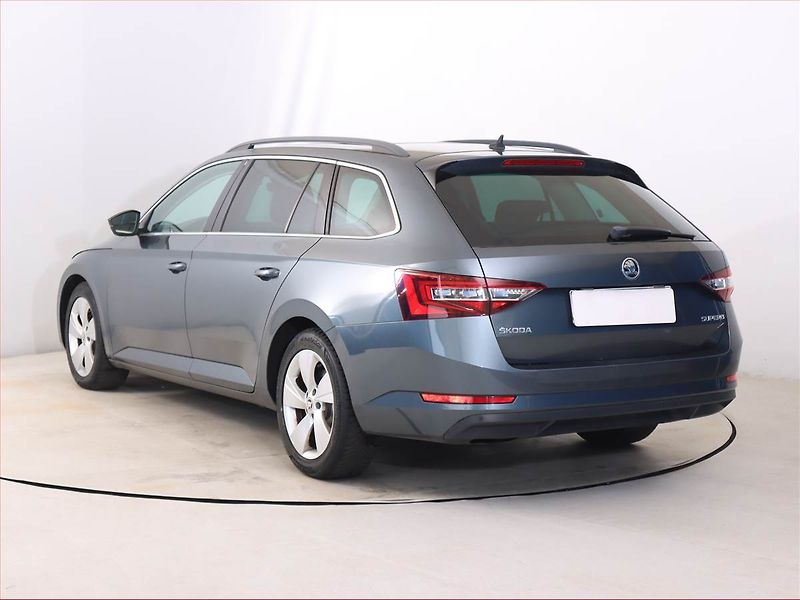 Škoda Superb (2016) 2.0 TDI, Automat, Serv.kniha - fotka 4 z 23