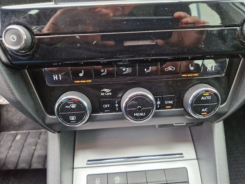 Škoda Octavia 1.6 TDI - fotka 18 z 34