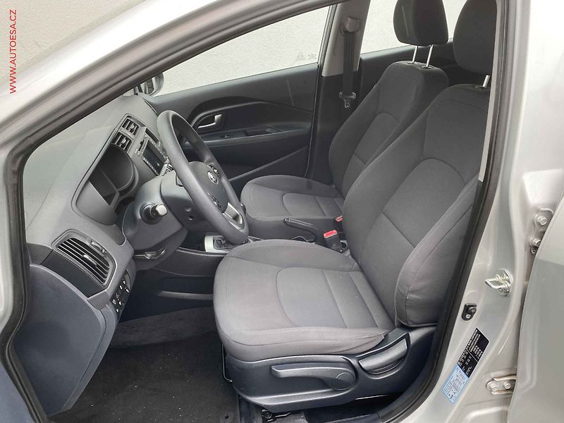 Kia Rio (2015) 1.4i, Edition, navi, kamera - fotka 9 z 18