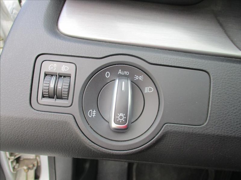 Volkswagen Passat 1,4 TSI,DSG,aut.klima,Navi, - fotka 32 z 47
