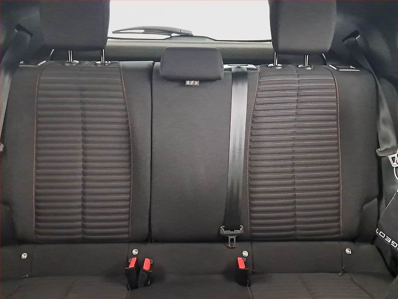 Peugeot 2008 (2023) 1.2 PureTech, ČR,1.maj - fotka 10 z 16